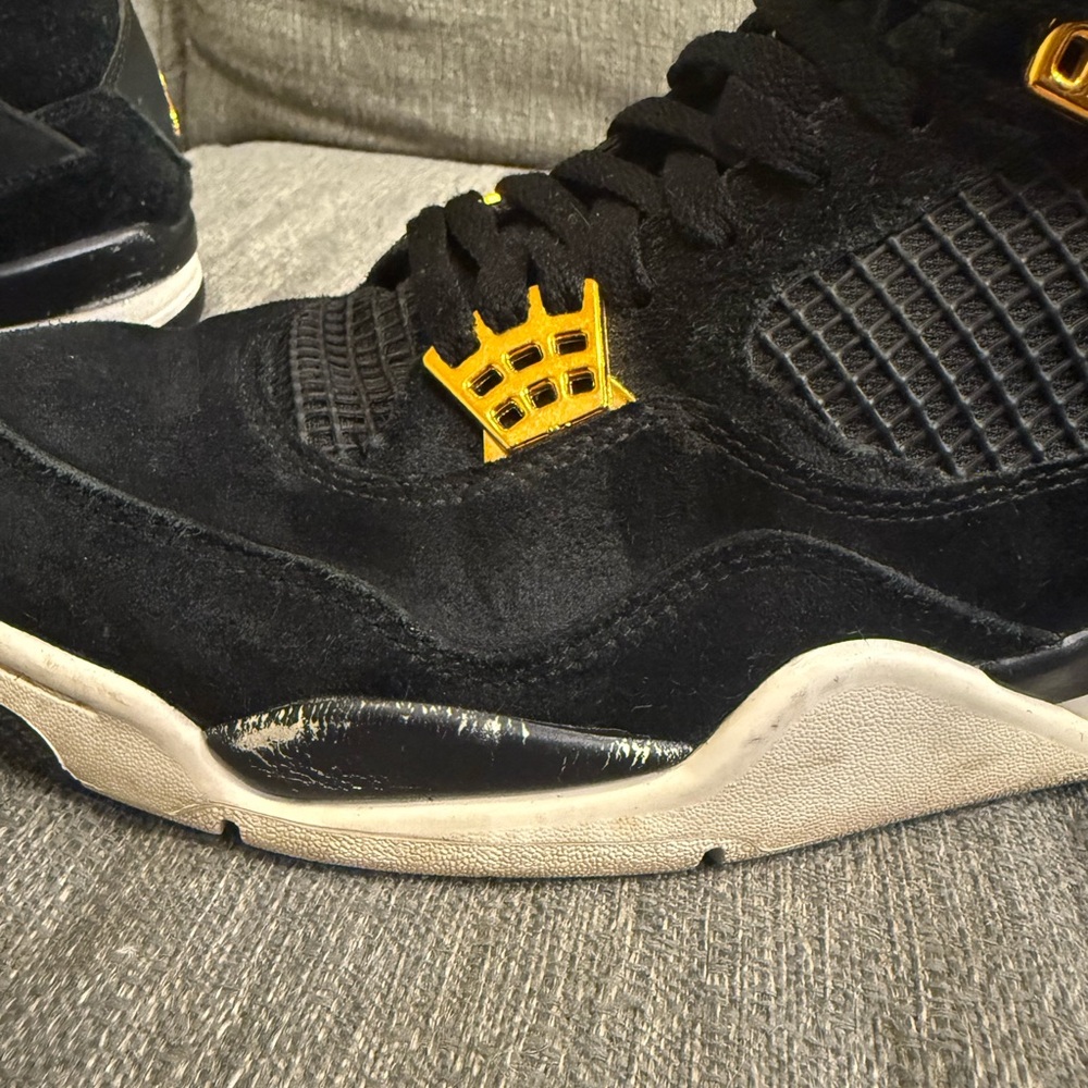 Jordan 4 royalty men’s 11.5 with shoe cleaner kit - Picture 9 of 12